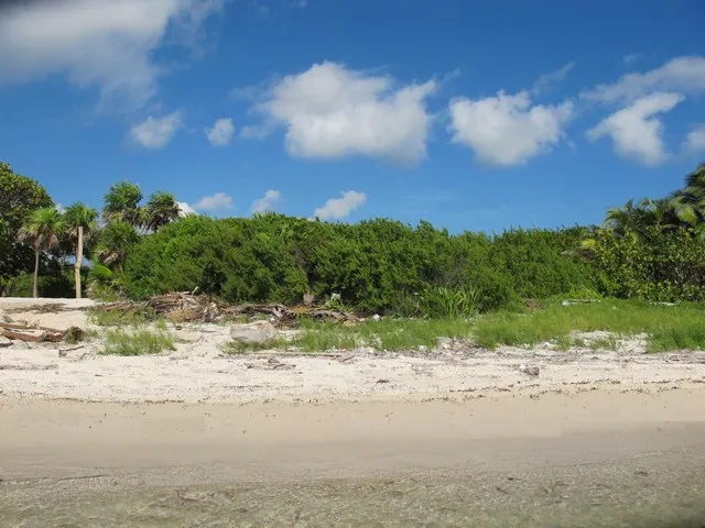 Xcalak – Prime Beachfront Lot on Caribbean Sea