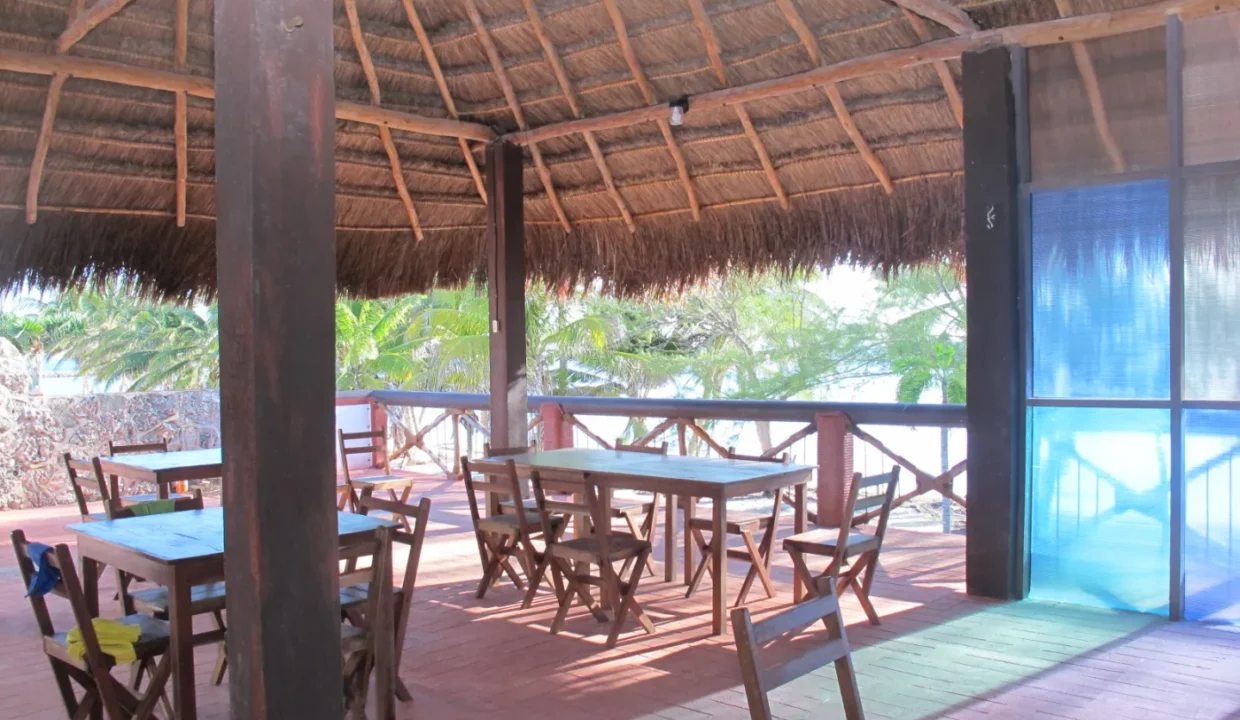 Beachfront Hotel Restaurant in Xcalak (6)