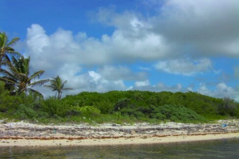 Beachfron lot for sale in Xcalak with 20 meters of beach